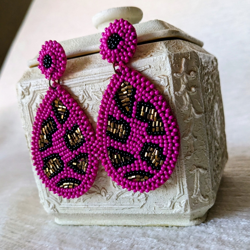 Eye Catching Fuchsia ( Bright Pink) Beaded Earrings - Picture 1 of 6